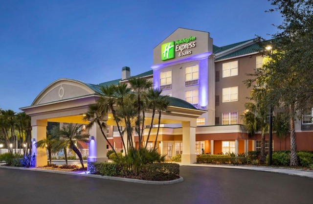 Holiday Inn Express & Suites Sarasota East by IHG