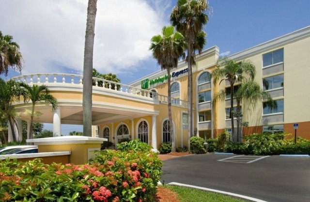 WEEK-END SUPERBOWL Holiday Inn Express