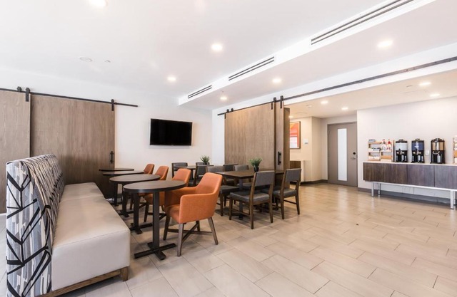 Holiday Inn Express Toronto-North York by IHG