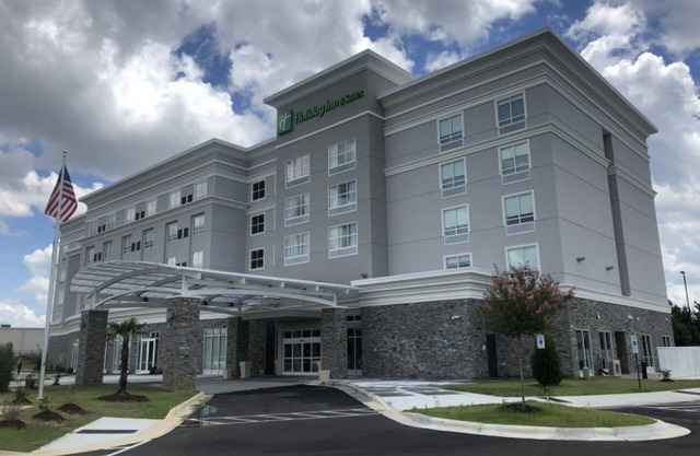 Holiday Inn Hotel And Suites Fayetteville W-Fort Bragg Area by IHG