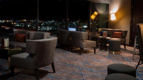 Holiday Inn Long Beach - Airport by IHG