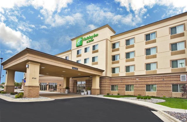 Holiday Inn & Suites Green Bay Stadium by IHG