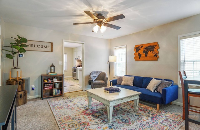 Cozy Columbiana Cottage!