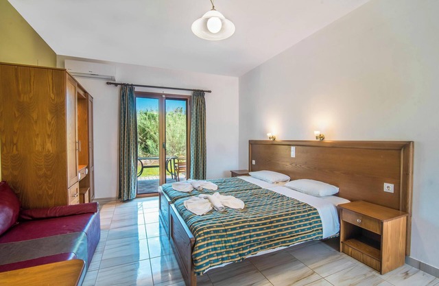 Studio de vacances 'Mirage Arillas Studio Type C16' près de la plage avec balcon, piscine et Wi-Fi