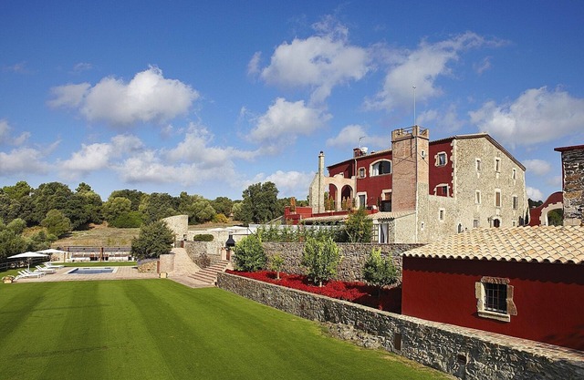 location vacances grande villa en espagne, costa brava, barcelone, gérone, piscine, climatisation, internet wi-fi,