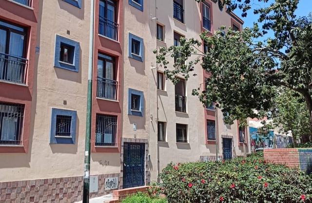 Holidays2Malaga Lagunillas up to 4 guests in Malaga city with lift and WiFi