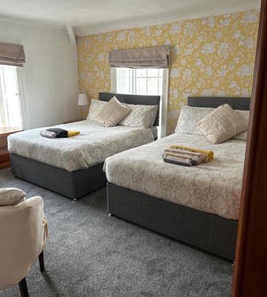 Holland Arms Hotel