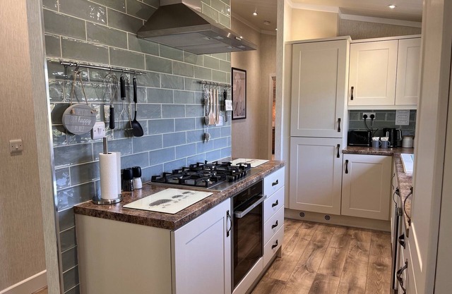 Hollicarrs - Kingfisher Lodge
