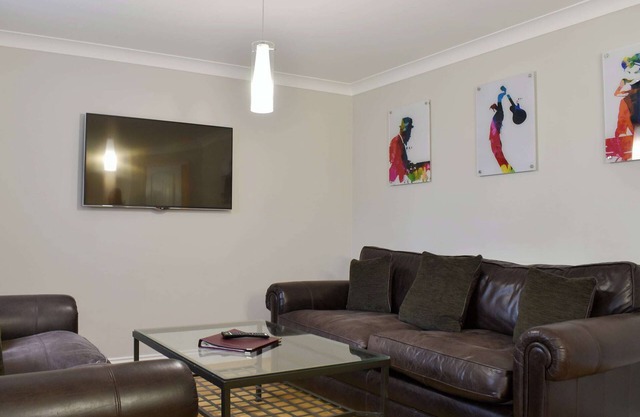4 bedroom accommodation in Bower Hinton