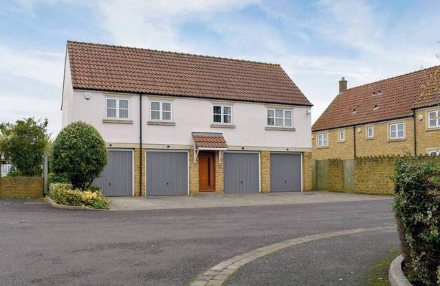 2 bedroom accommodation in Bower Hinton, near Martock
