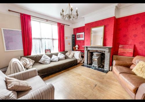 Hollies House