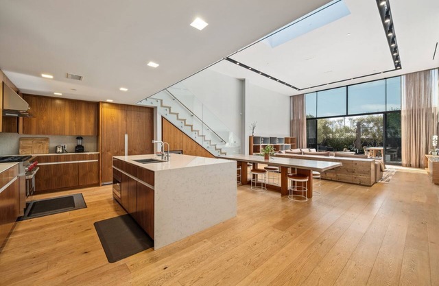 Hollister House l Urban Living w/Rooftop Terrace, Spa & Ocean Views