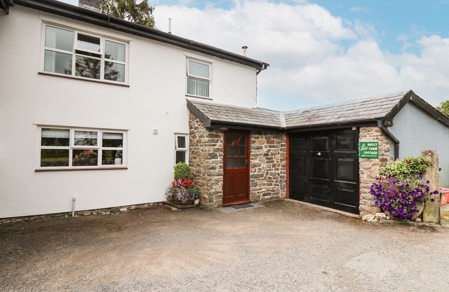 Holly Farm Cottage, HOWEY