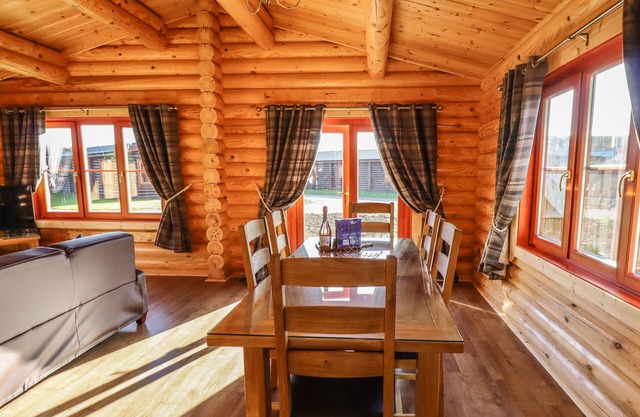 Holly Lodge