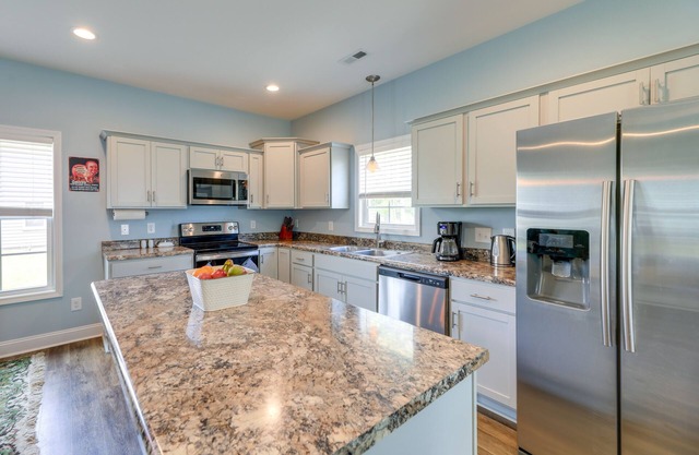 Holly Ridge Vacation Rental ~ 5 Mi to Beach