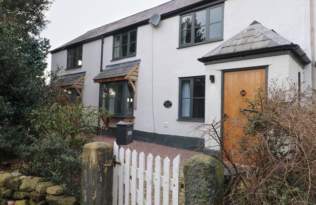Holly Tree Cottage, TARVIN