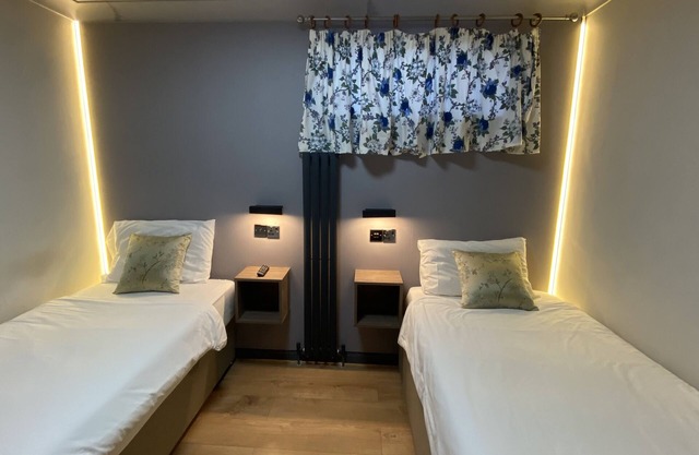 Hollybush Guest House
