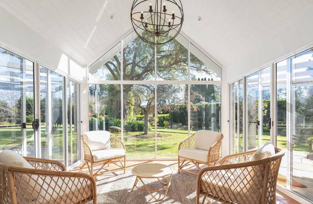 Hollydale. Peaceful. Contemporary. Luxe
