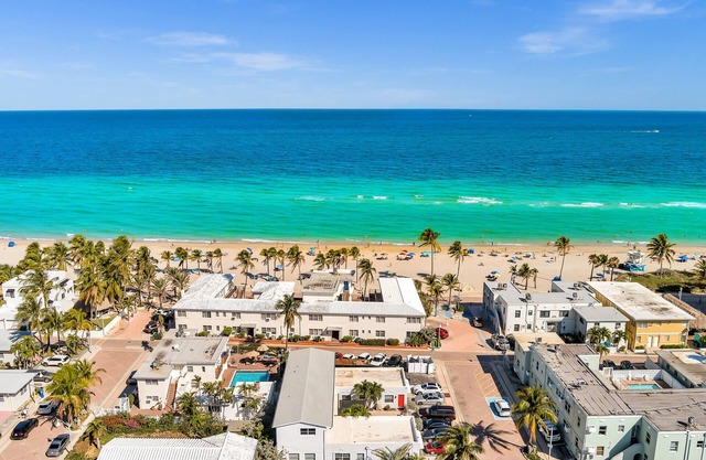 Hollywood Beach Seaside