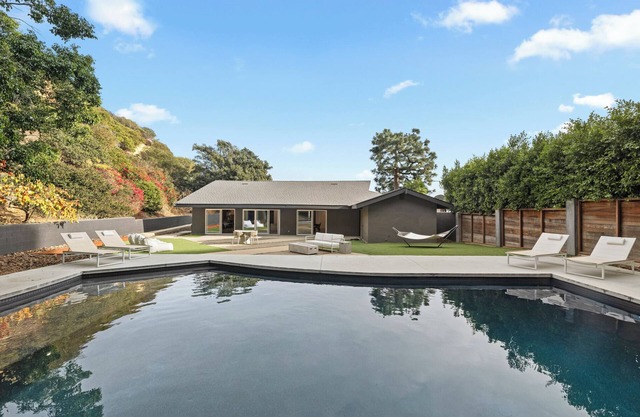 Hollywood Hills Haven with Luxurious Pool