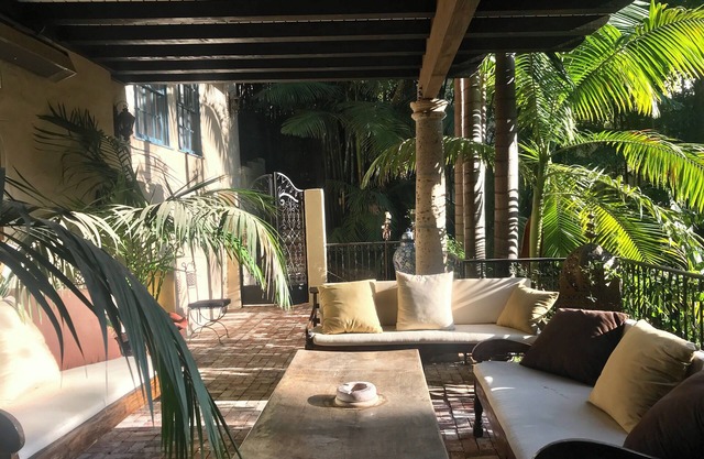 Hollywood Hills Spanish Retreat. family/pet friendly