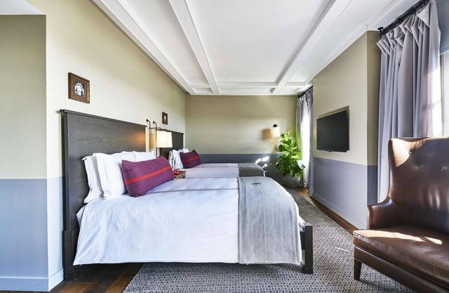 Hollywood Superior Double, Hollywood Roosevelt, 2 Rooms, TCL Chinese Proximity