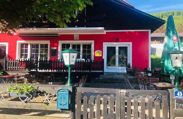 Holmes Café & Pension