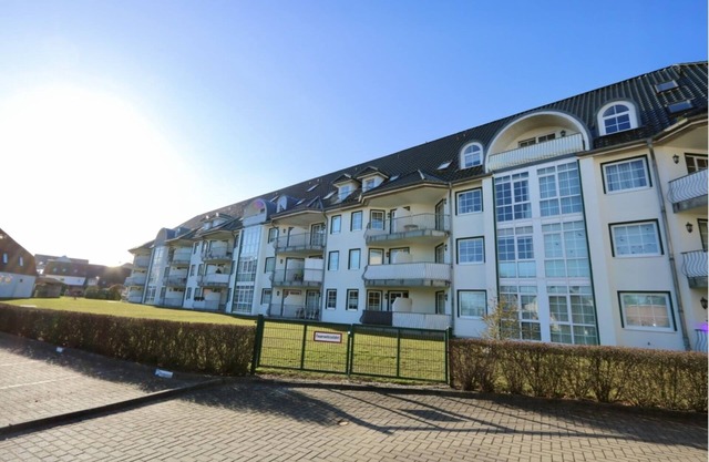 Bright 2-room apartment with sunny balcony near the city center