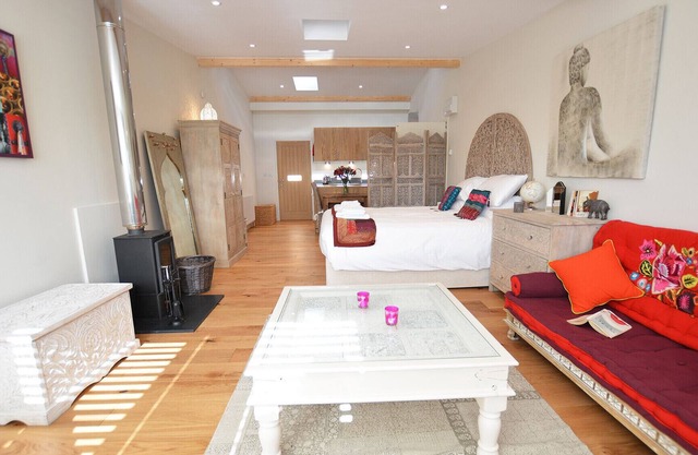 HOLY COW, UBBESTON, family friendly, with pool in Laxfield
