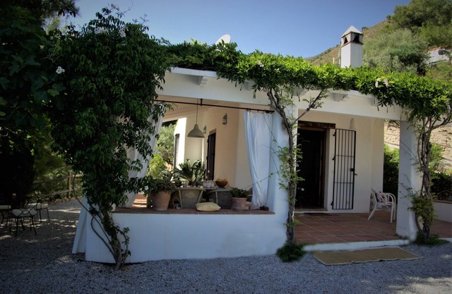 Holy Fountain. Country house in Frigiliana, with views of the sea and the mountains.
