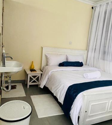 Homa Hill studio apartment