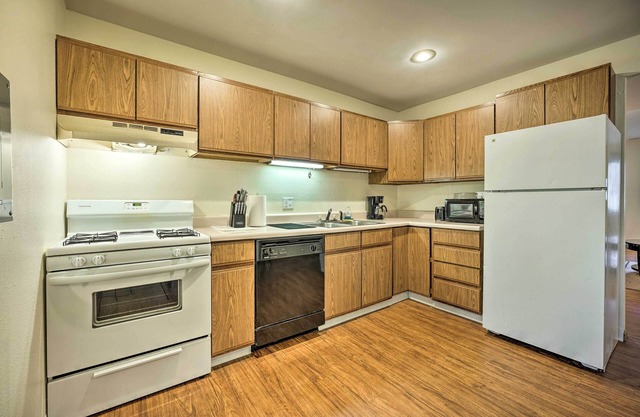 NEW! Home < 3 Mi to Schools, Downtown, Attractions
