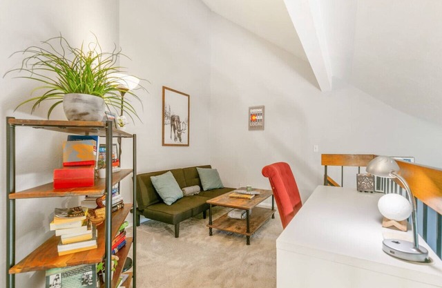 Home Away From Home - 2 Bedroom Condo w/ Fireplace