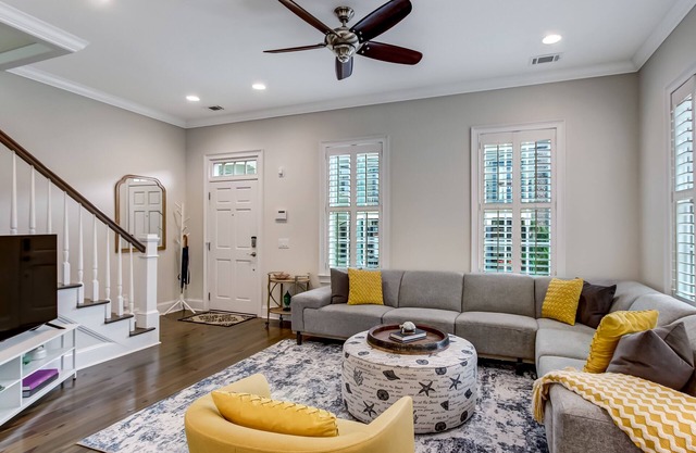 Gorgeous Home by Crawford Square w Private Parking | Heated Pool Access by Southern Belle Savannah
