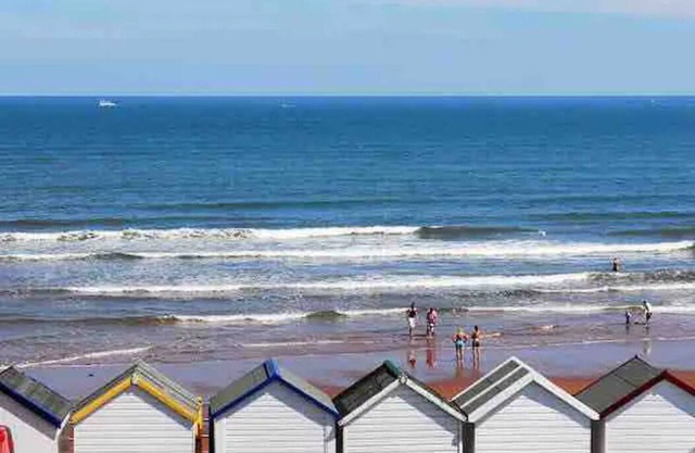 Home by the Sea Quirky Three Bedroom Family House