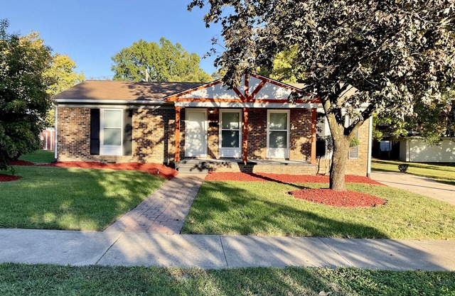 Home Close to Downtown Greensboro and Universities