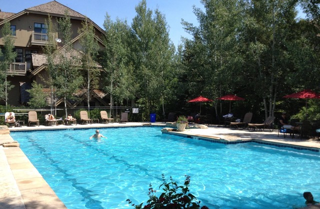 Sleep 25, 7+ BR, Navette / Piscine / Tennis / Bain à remous, Billard, Grande vue, Animaux domestiques