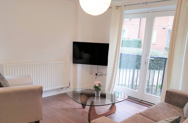 BookedUK: Home from Home Apartment