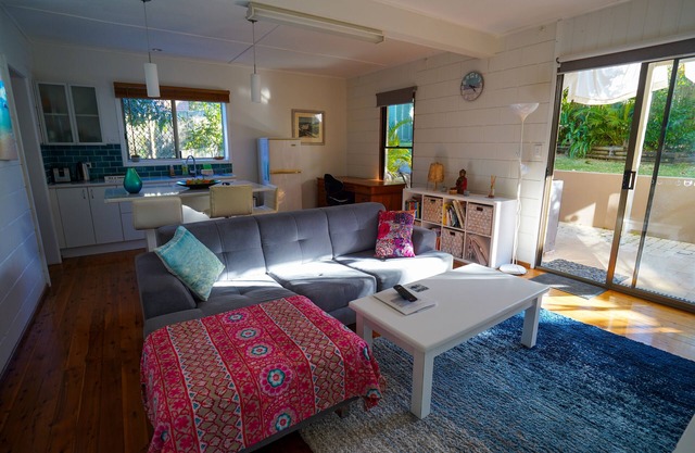 Studio Emerald avec petit-déjeuner, entre Brisbane et Sydney, accepte les animaux domestiques.