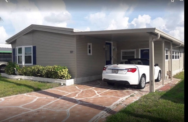 Home in Tarpon Springs