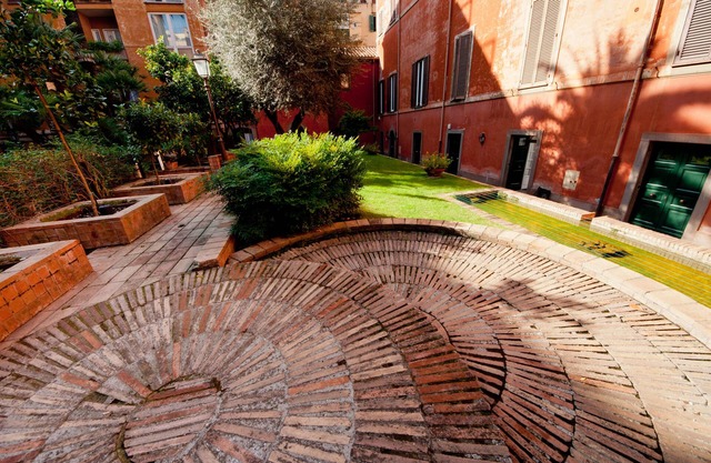 Accueil dans le jardin en plein cœur de Rome