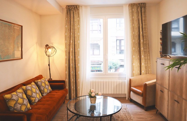 Home-loving apartment Bilbao center (with Parking space)