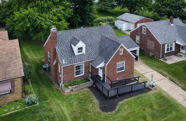 Home of Champions: HOF Village Comfort