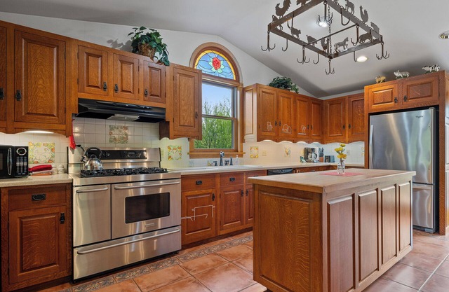Home on 5 Acres in Ellison Bay!