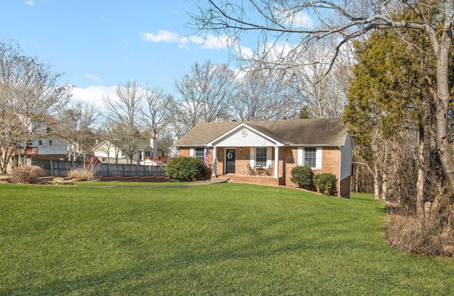 Home on a cul-de-sac in Clarksville / Sango area.