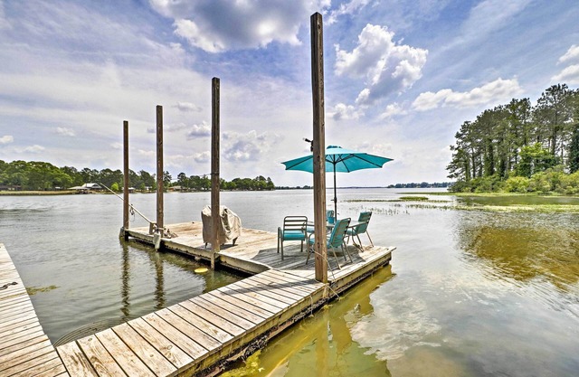 NOUVEAU! Jordan Lake Accueil w / Shared Dock & Boat Slip!