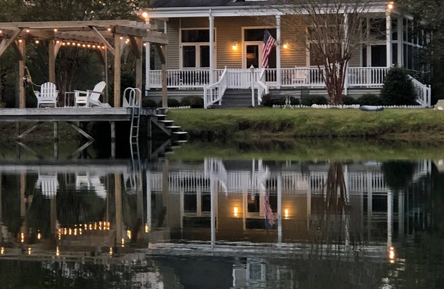Profitez de votre propre ferme avec un lac alimenté par une source pour vos prochaines vacances à Myrtle Beach