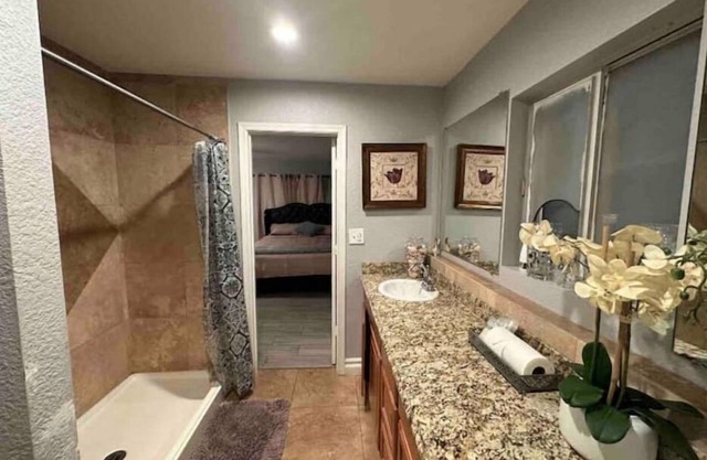 Home Sweet Home / Pool and Jacuzzi Available