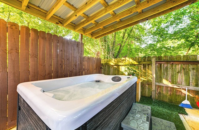 Home w/ Hot Tub, Playset & Grills in Clarksville!