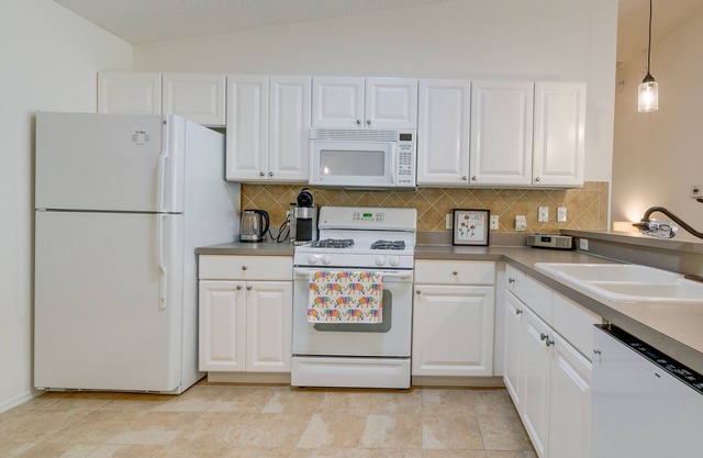 Home w/ Pool + Pickleball Access in The Villages!